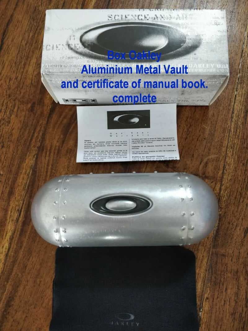 Gambar dari Oakley Badman 006020-03 Polarized Blue Lenses Outdoor Sports Glasses