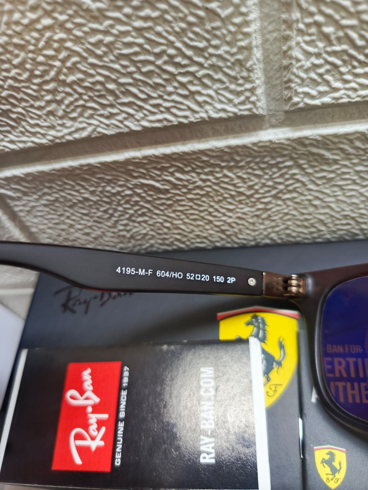 Gambar dari Kacamata Original Ray-Ban RB4195 Scuderia Ferrari Brown Doff