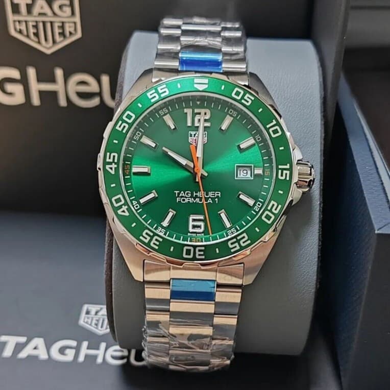 Tag Heuer Formula 1 WA1017.B0842 Mens Green Dial Watch