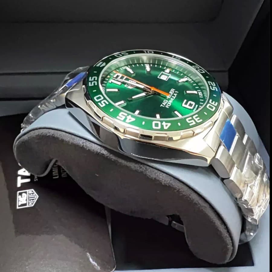 Gambar dari Tag Heuer Formula 1 WA1017.B0842 Mens Green Dial Watch