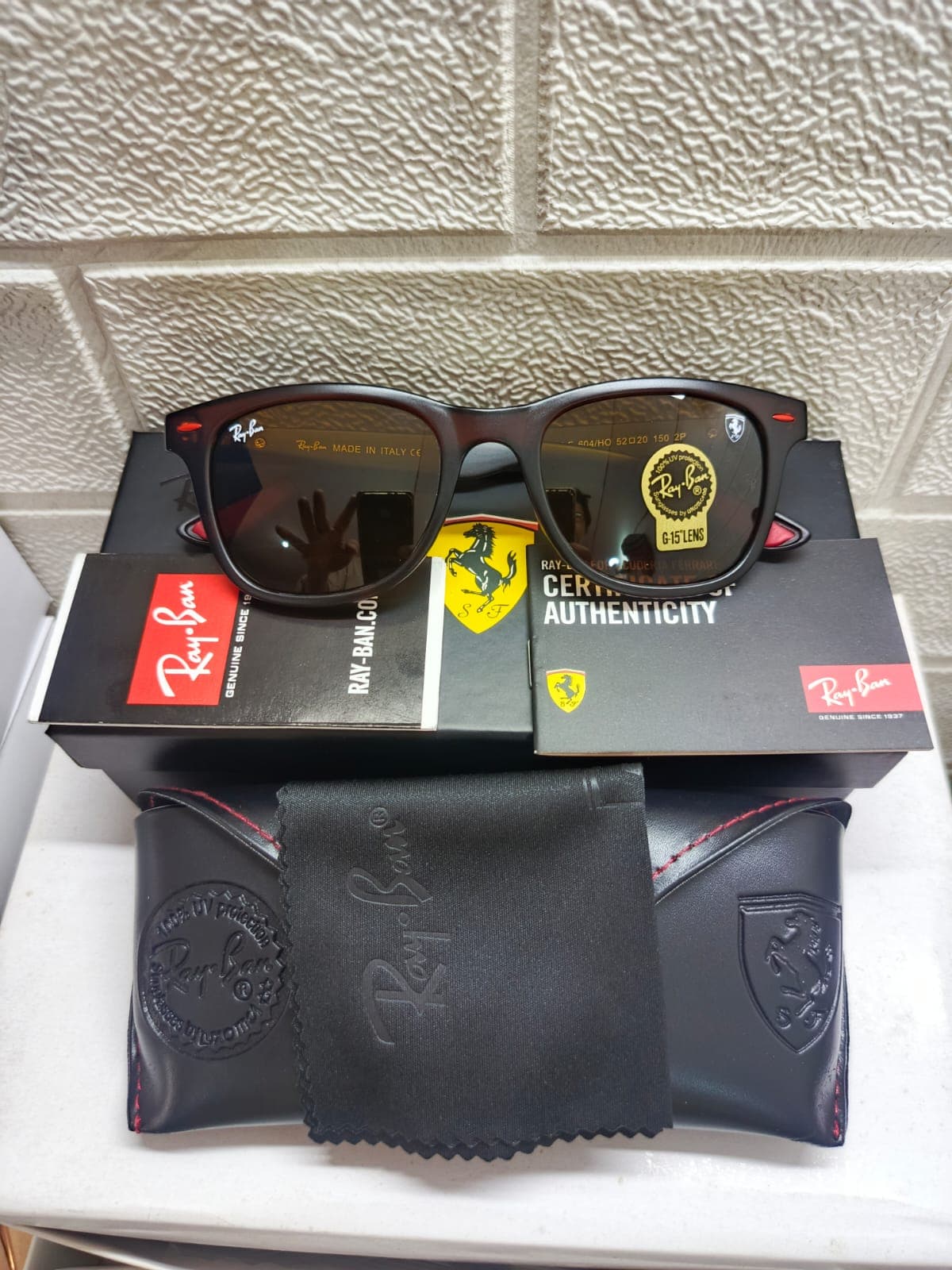 Gambar dari Kacamata Original Ray-Ban RB4195 Scuderia Ferrari Brown Doff