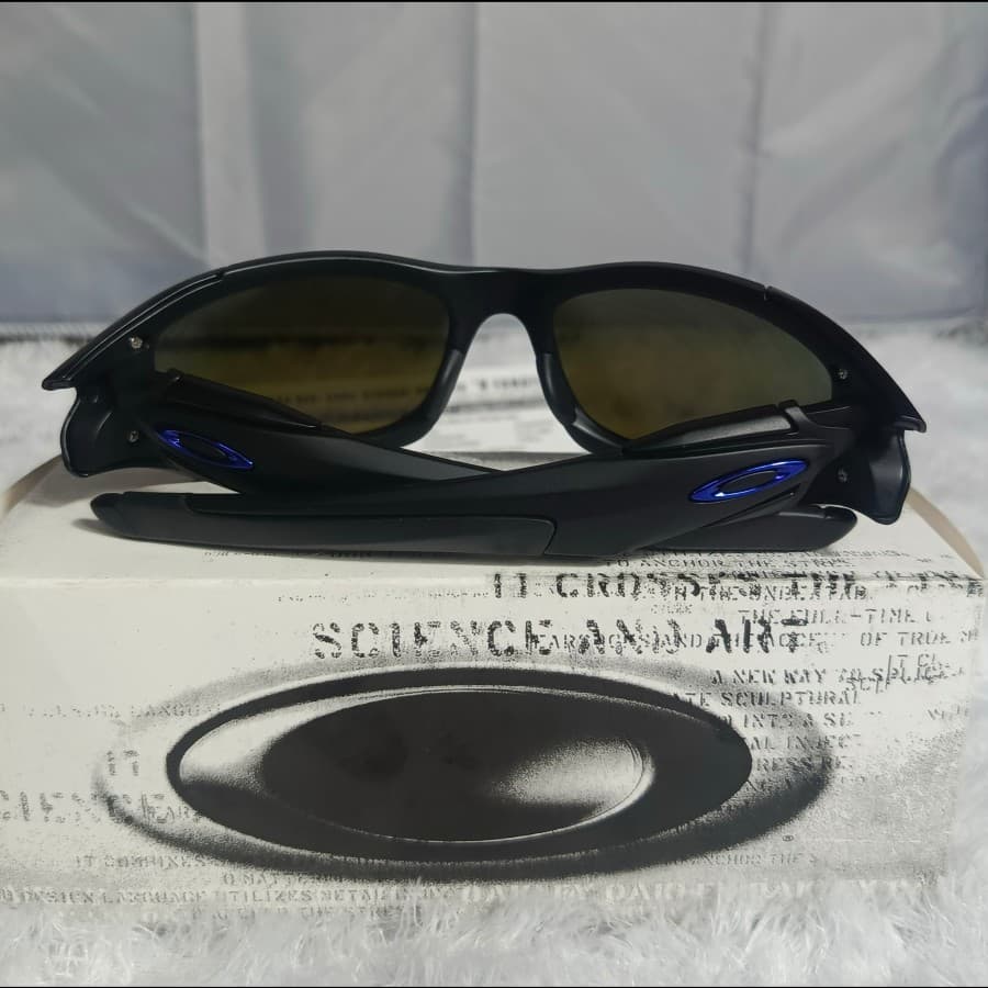 Gambar dari Oakley Pit Boss II Sunglasses Matte Black Frame Polarized Deep Blue Lenses